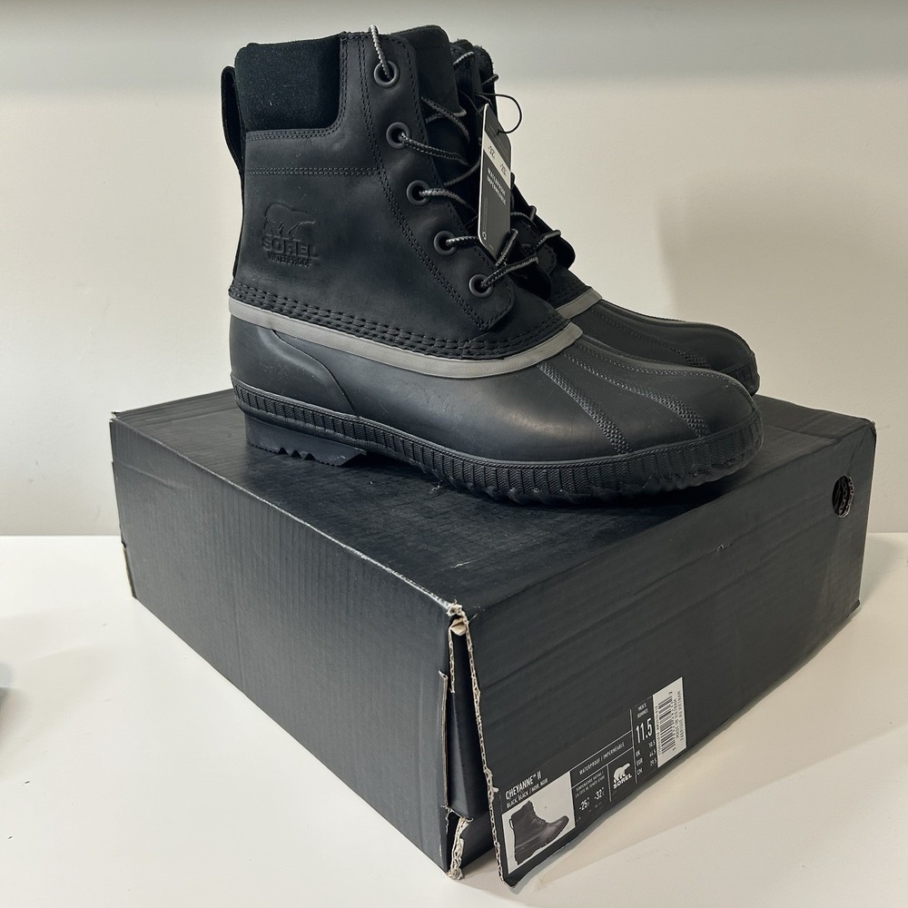 Sorel Cheyanne II Boots Mens 11.5 US Black Nubuck Waterproof Ankle Snow Shoes